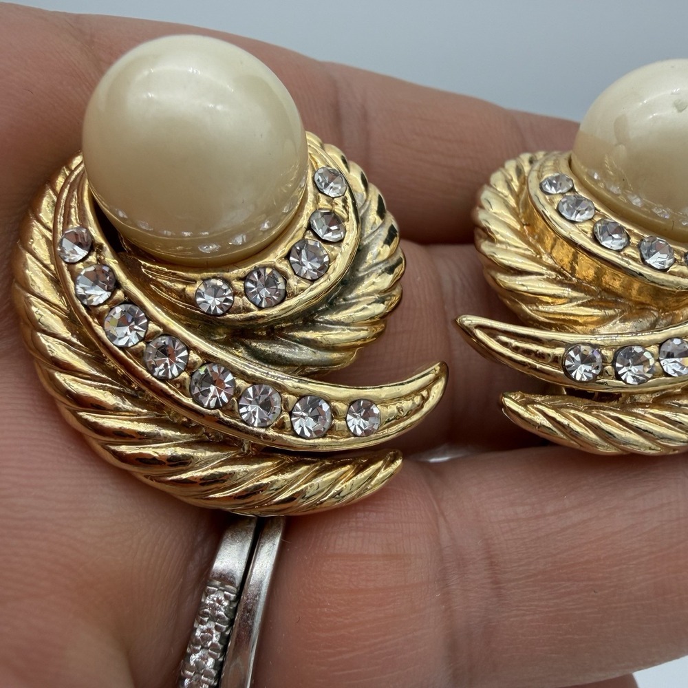 Vtg Faux Pearl Earrings Pave Rhinestone Runway Gold Tone Unsigned Designer Wow